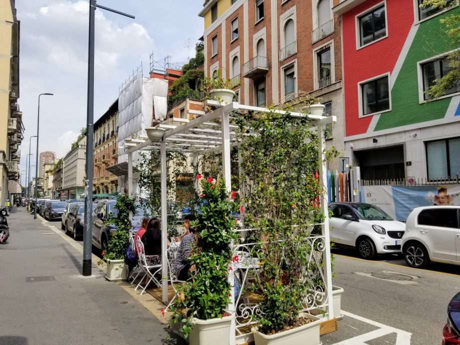 Pop up instant balcony for eating outside