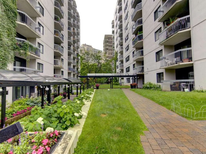 3480 Rue Simpson #203